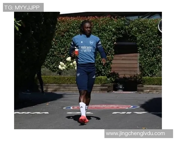 埃泽帽子戏法助阿森纳大胜领跑英超冠军争夺战